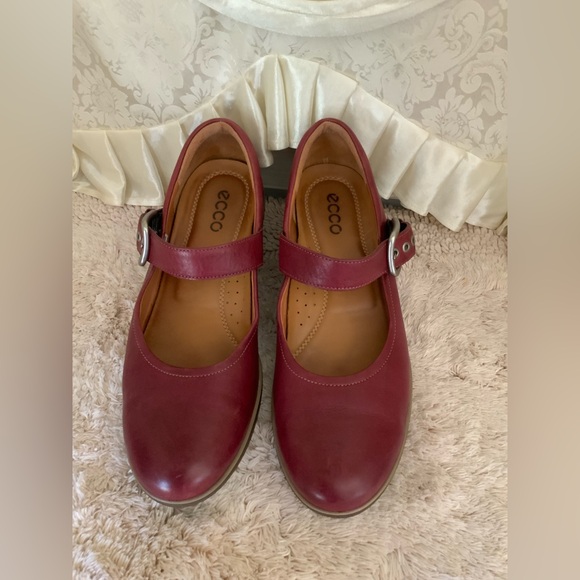 ECCO - Picture 3 of 10